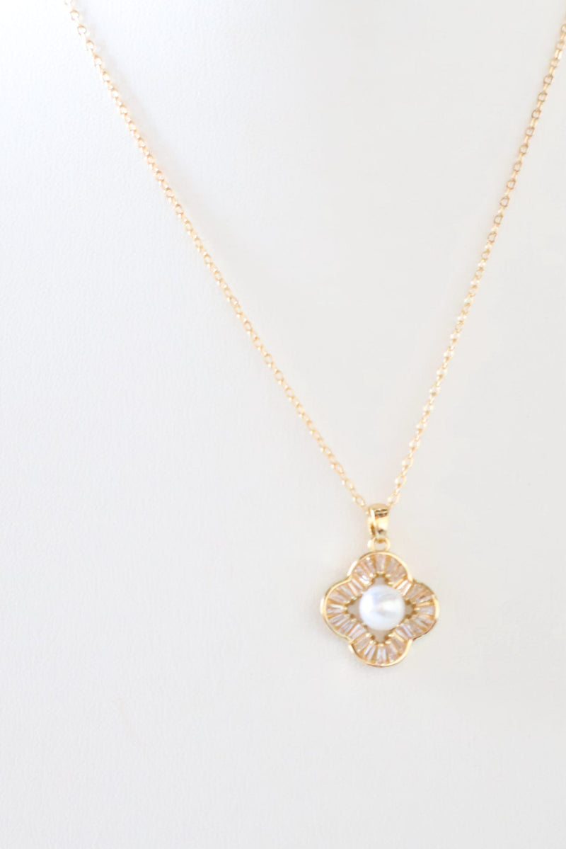 Flora Gold/Pearl Flower Necklace