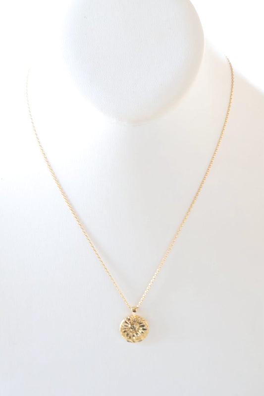 Daisy Gold Pendant Necklace