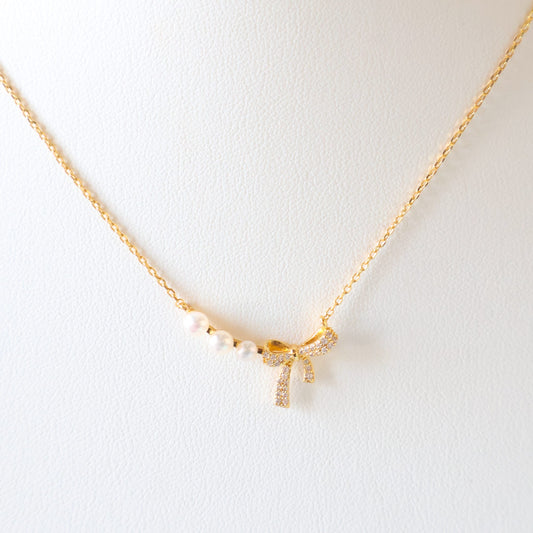 Pretty Bow Gold and Pearl Necklace